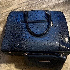 Stylish Blue Textured Women's Bag with Wallet